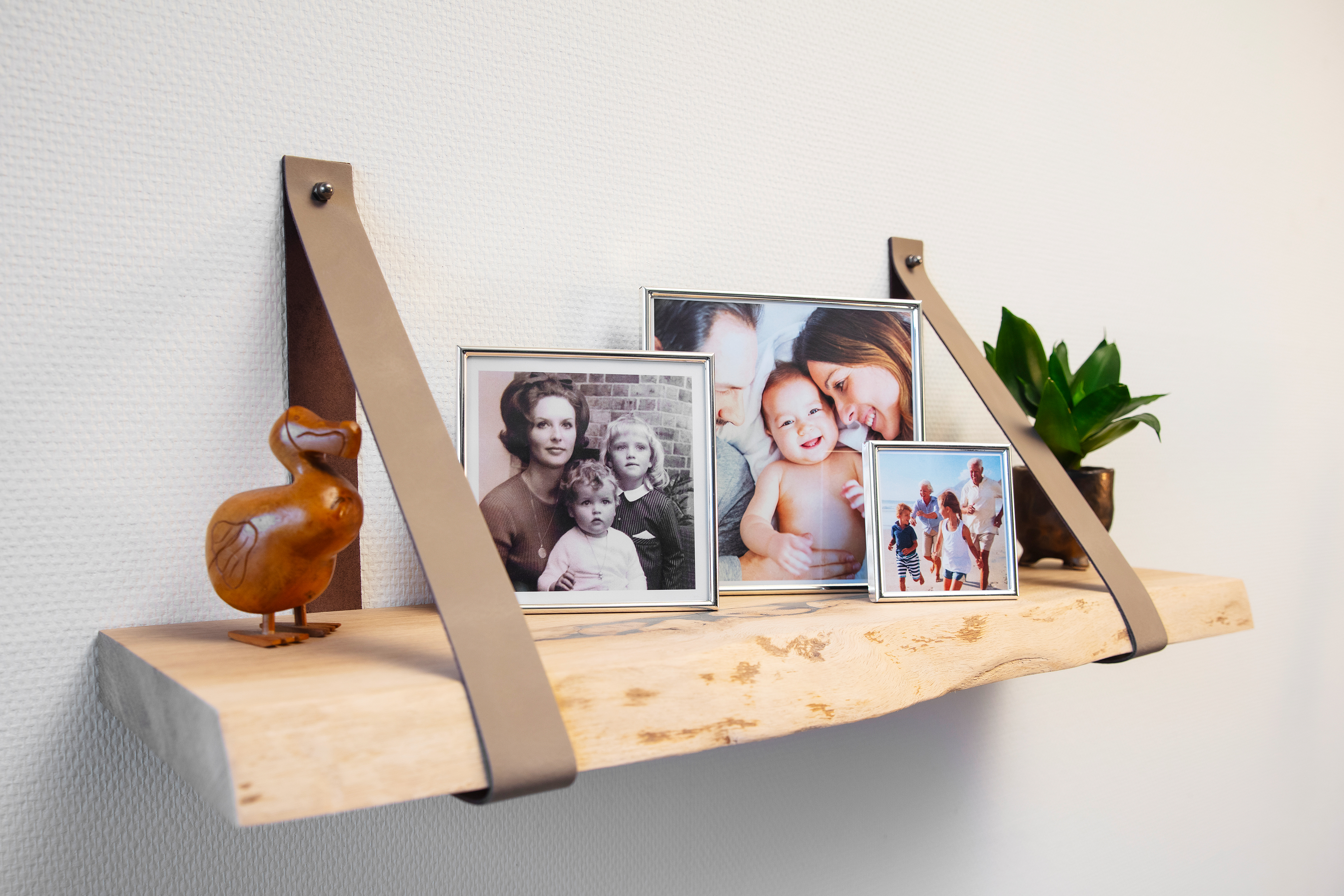 5 nursery decorating ideas with photo frames! 
